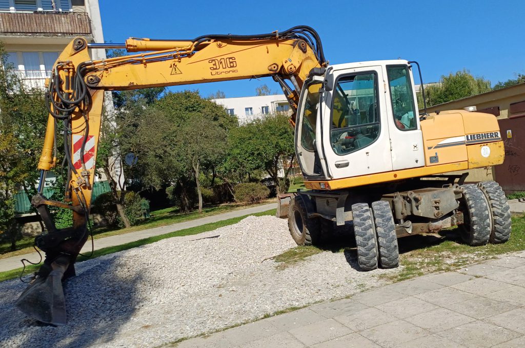 Usługi koparko-ładowarką  - Ostrowiec Św., Kunów, Waśniów oraz okolice